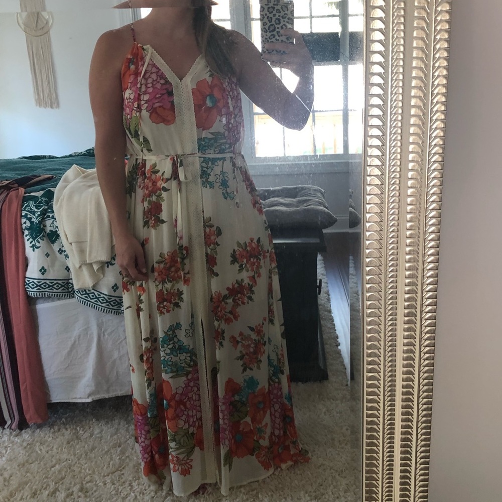 Soieblu floral maxi size small like new